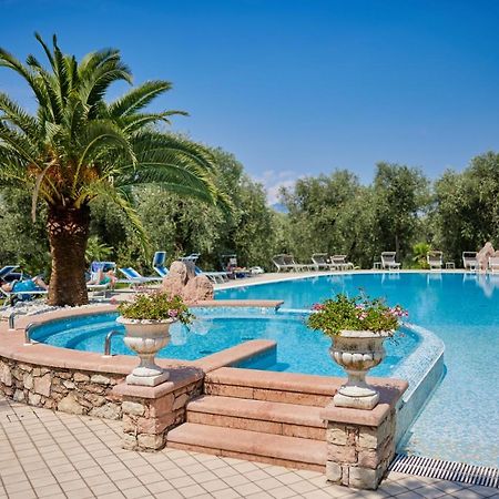 Hotel San Carlo Малчезине Екстериор снимка