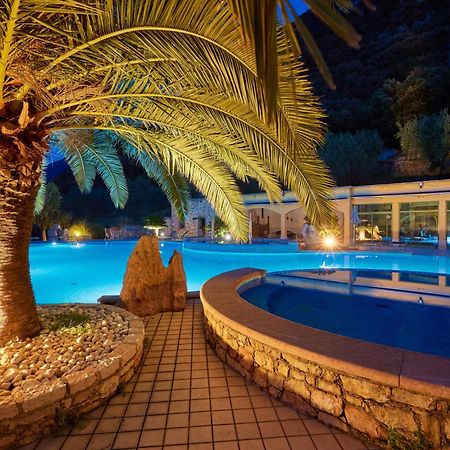Hotel San Carlo Малчезине Екстериор снимка