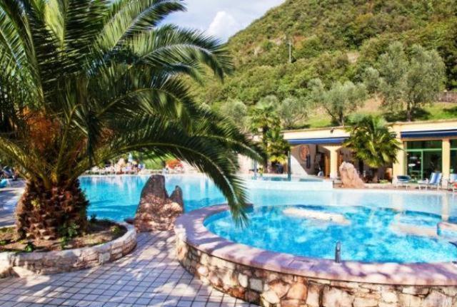 Hotel San Carlo Малчезине Екстериор снимка