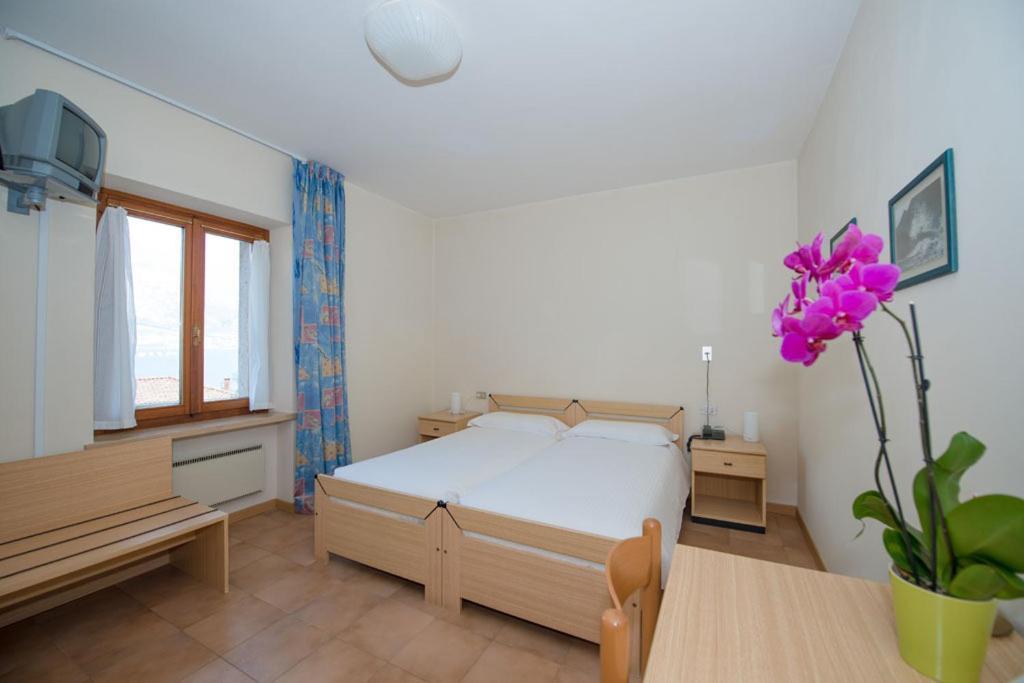 Hotel San Carlo Малчезине Екстериор снимка