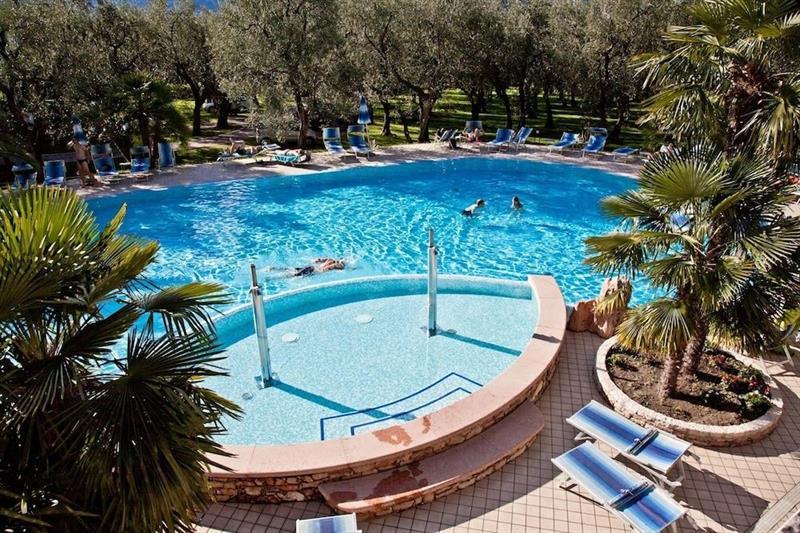 Hotel San Carlo Малчезине Екстериор снимка