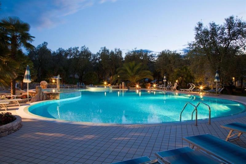 Hotel San Carlo Малчезине Екстериор снимка